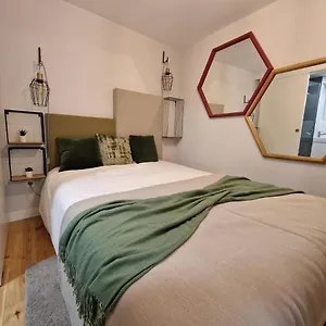 apartamentos-alfama-fado.hotels-lisbon-portugal.com/
